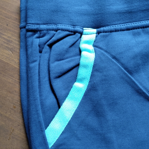 D&Co Active French Terry Top/Cropped Pants Set NWOT - Picture 9 of 9